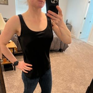 Simple silky black top